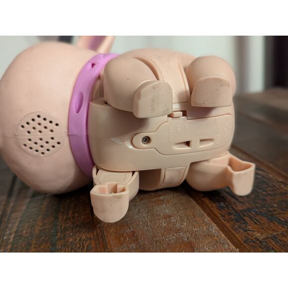 Little Live Pets- My Pet Pig (Walks, Oinks, and Whistles) - Picture 6 of 8